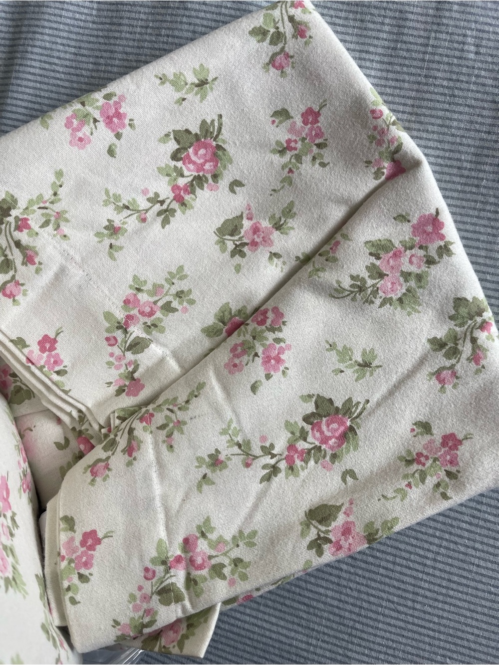 Laura Ashley New flannel floral sheet set QUEEN